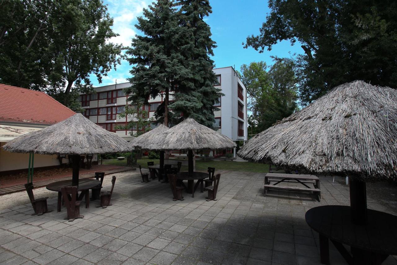 Hotel Rev Szallo Balaton Szántód Exterior foto