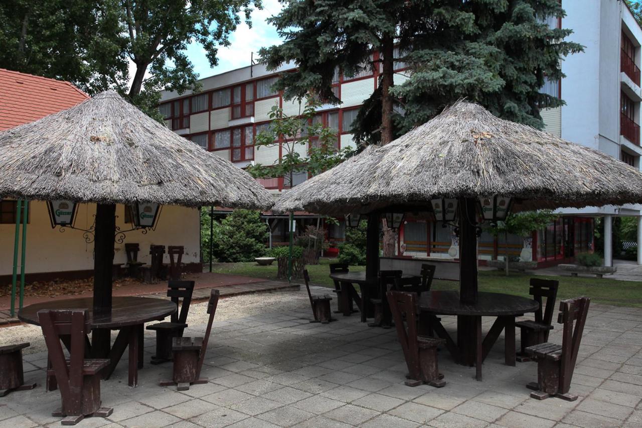 Hotel Rev Szallo Balaton Szántód Exterior foto