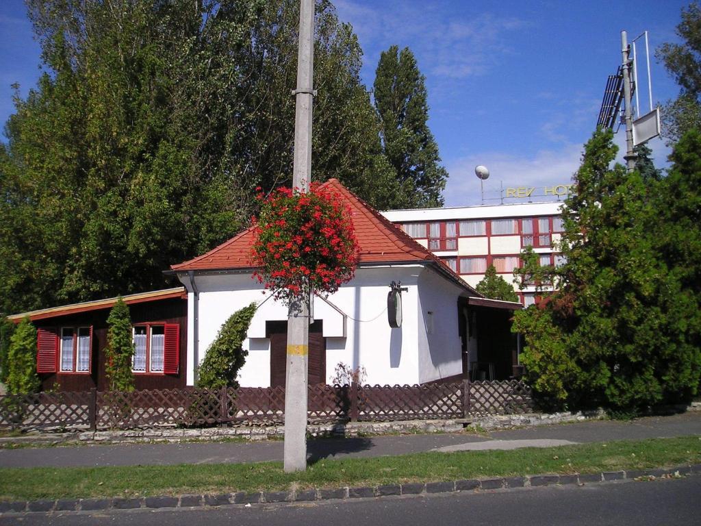 Hotel Rev Szallo Balaton Szántód Exterior foto
